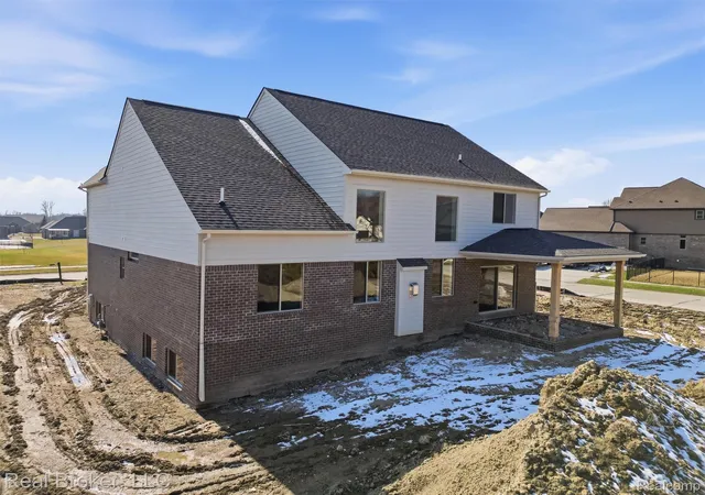 Photo 3 of Single family home for sale at 35689 Windridge Dr, New Baltimore, MI 48047 | MLS# 20261072985 | Listing updated on 2026-09-17