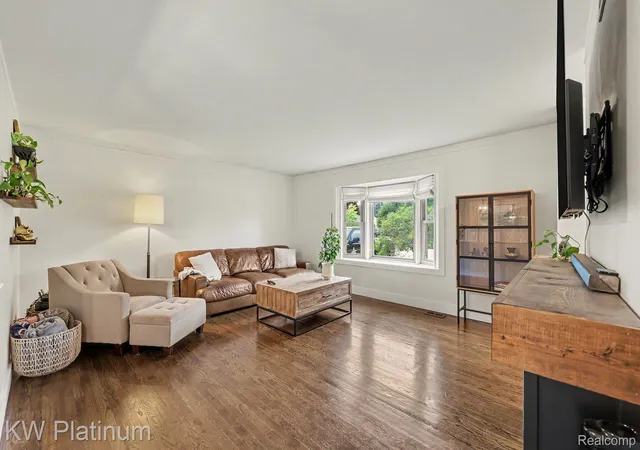 Photo 4 of Single family home for sale at 15010 Alma Dr, Sterling Heights, MI 48313 | MLS# 20261072989 | Listing updated on 2026-09-14