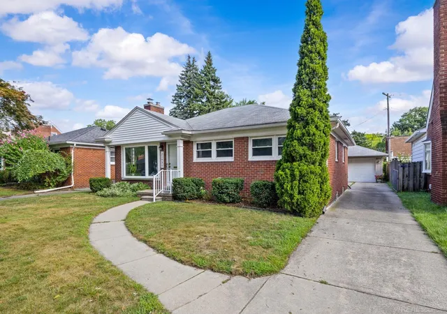 Photo 2 of Single family home for sale at 21931 Edmunton St, Saint Clair Shores, MI 48080 | MLS# 58050221367 | Listing updated on 2026-10-01