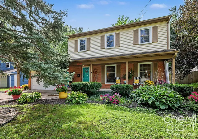 Photo 1 of Single family home for sale at 2246 Boston St Se, Grand Rapids, MI 49506 | MLS# 65026048136 | Listing updated on 2026-09-14
