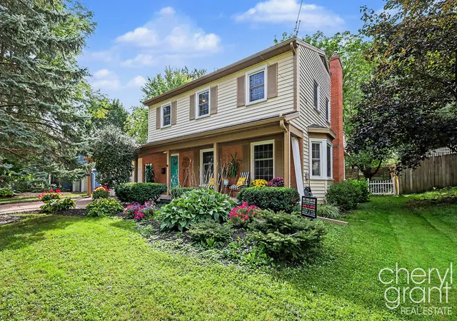 Photo 2 of Single family home for sale at 2246 Boston St SE, Grand Rapids, MI 49506 | MLS# 65026048136 | Listing updated on 2026-09-14
