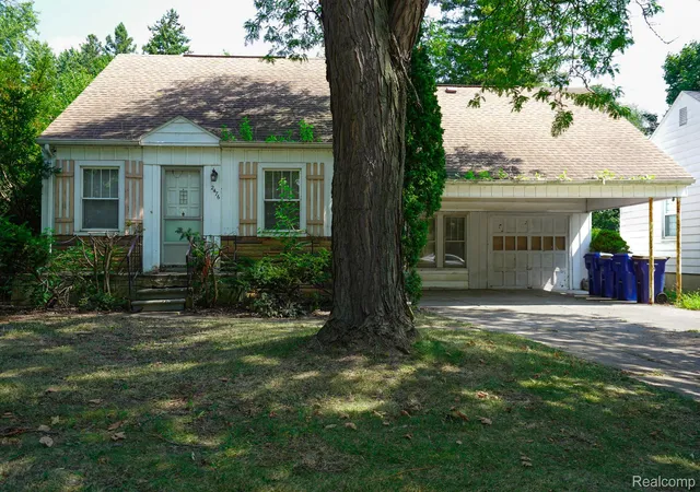 Photo 2 of Single family home for sale at 2476 Voorheis Rd, Waterford, MI 48328 | MLS# 20261072991 | Listing updated on 2026-09-11