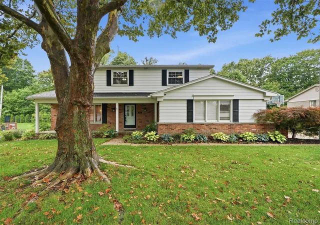 Photo 1 of Single family home for sale at 36587 Heatherton Dr, Farmington, MI 48335 | MLS# 20261072993 | Listing updated on 2026-09-14