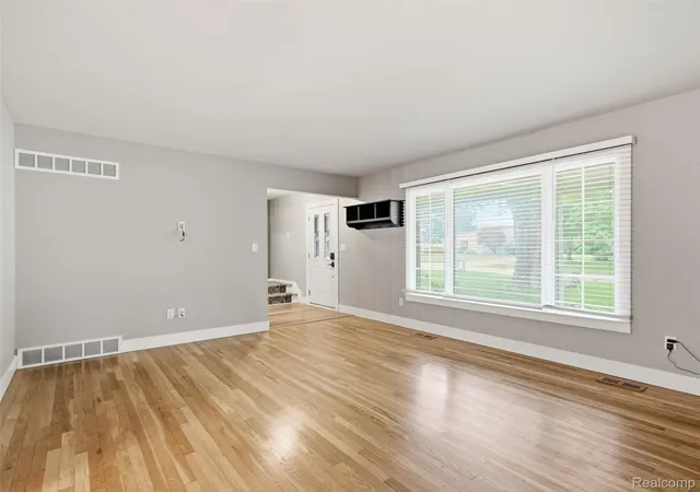 Photo 3 of Single family home for sale at 36587 Heatherton Dr, Farmington, MI 48335 | MLS# 20261072993 | Listing updated on 2026-09-14