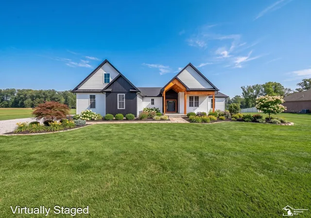 Photo 2 of Single family home for sale at 2706 S Custer Rd, Monroe, MI 48161 | MLS# 57050221372 | Listing updated on 2026-09-10