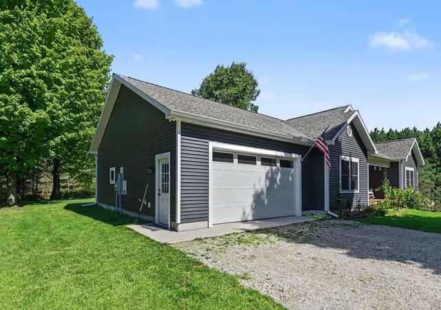 Photo 3 of Single family home for sale at 6786 W King Fish Rd, Empire Township Leelanau, MI 49630 | MLS# 78080073393 | Listing updated on 2026-09-13