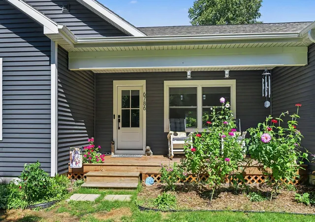 Photo 3 of Single family home for sale at 6786 W King Fish Rd, Empire Township Leelanau, MI 49630 | MLS# 78080073393 | Listing updated on 2026-09-13
