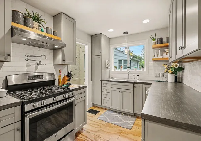 Photo 4 of Single family home for sale at 170 E 35th Street, Holland, MI 49423 | MLS# 71026048145 | Listing updated on 2026-09-18