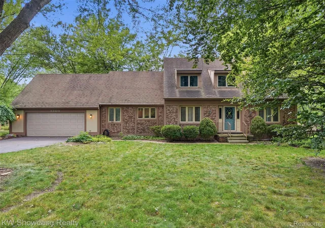 Single family home for sale at 3360 Pleasant Valley Rd, Brighton, MI 48114 | MLS# 20261072999