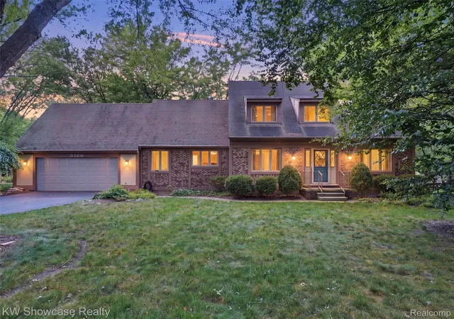 Photo 3 of Single family home for sale at 3360 Pleasant Valley Rd, Brighton, MI 48114 | MLS# 20261072999 | Listing updated on 2026-10-01