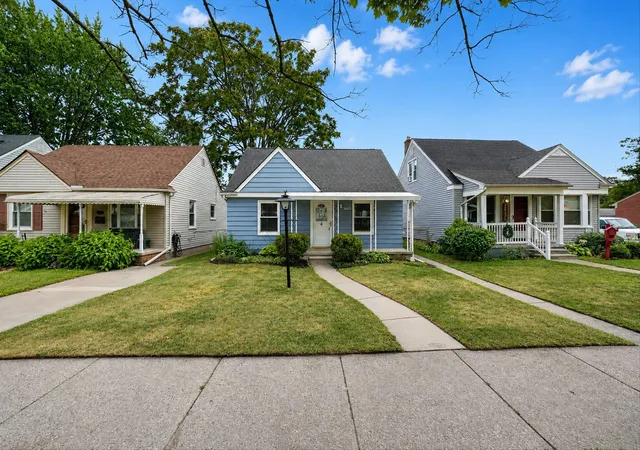 Photo 2 of Single family home for sale at 24163 New York St, Dearborn, MI 48124 | MLS# 58050221374 | Listing updated on 2026-09-10