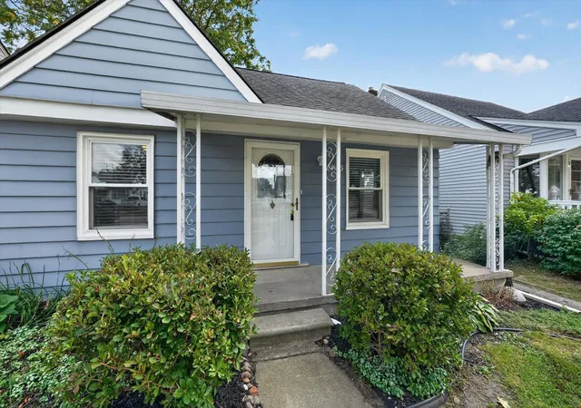 Photo 4 of Single family home for sale at 24163 New York St, Dearborn, MI 48124 | MLS# 58050221374 | Listing updated on 2026-09-10