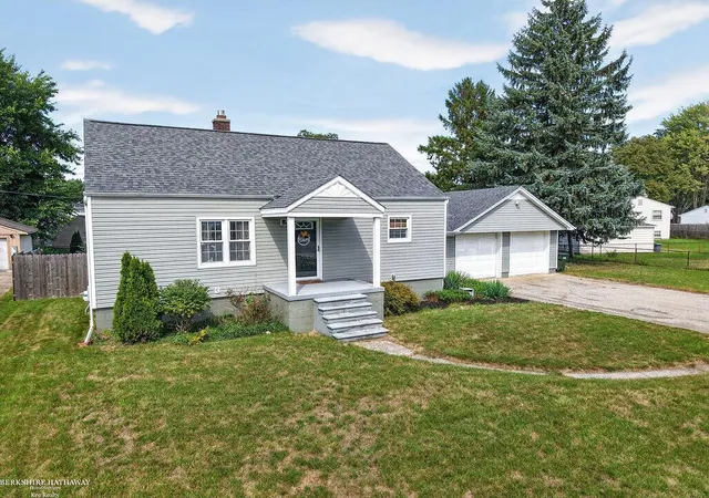 Photo 1 of Sale Pending at 12121 Canal Rd, Sterling Heights, MI 48313 | MLS# 58050221377 | Listing updated on 2026-09-24