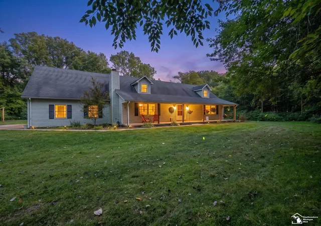Photo 1 of Single family home for sale at 5825 Bacon Rd, Petersburg, MI 49270 | MLS# 57050221380 | Listing updated on 2026-09-12