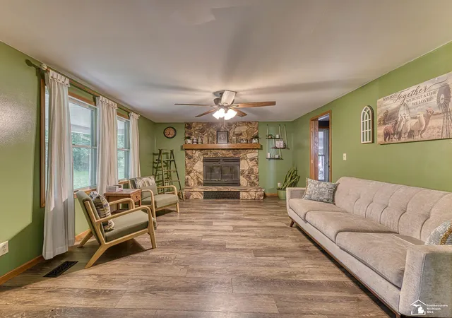 Photo 3 of Single family home for sale at 5825 Bacon Rd, Petersburg, MI 49270 | MLS# 57050221380 | Listing updated on 2026-09-12
