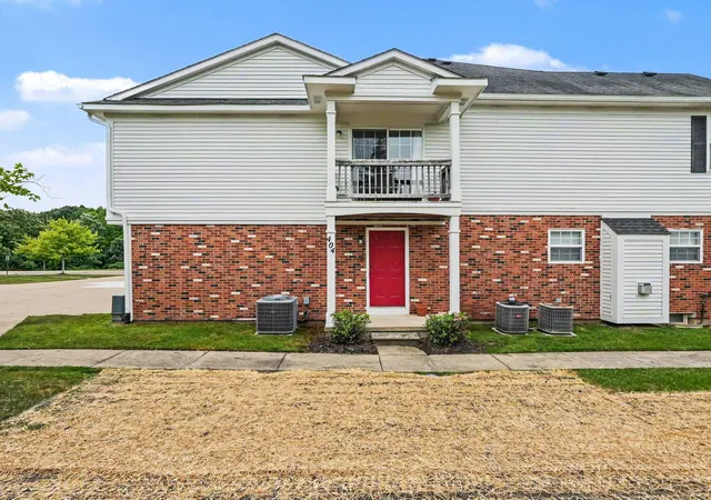 Listing Photo 4 - Condo for sale in building located at 404 Riversedge Dr, Saline, MI 48176