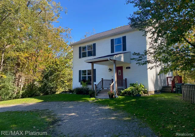 Photo 1 of Single family home for sale at 2327 Hammerslea Rd, Lake Orion, MI 48359 | MLS# 20261073006 | Listing updated on 2026-10-18