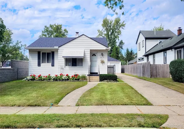 Photo 1 of Sale Pending at 2400 Oxford Rd, Berkley, MI 48072 | MLS# 20261073008 | Listing updated on 2026-10-10