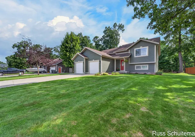 Photo 2 of Single family home for sale at 1164 Brian Dr, Muskegon, MI 49442 | MLS# 71026048152 | Listing updated on 2026-09-16