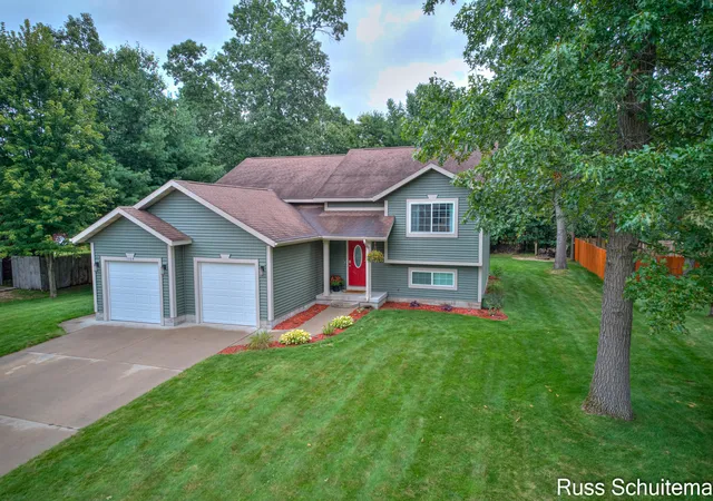 Photo 3 of Single family home for sale at 1164 Brian Dr, Muskegon, MI 49442 | MLS# 71026048152 | Listing updated on 2026-09-16