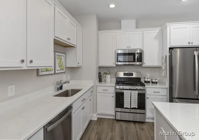 Photo 4 of Condo for sale at 2240 Watertown Way NE, Grand Rapids, MI 49505 | MLS# 65026048156 | Listing updated on 2026-09-10