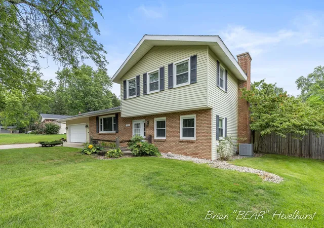 Photo 2 of Single family home for sale at 7984 Ronson Ave, Jenison, MI 49428 | MLS# 65026048153 | Listing updated on 2026-09-13
