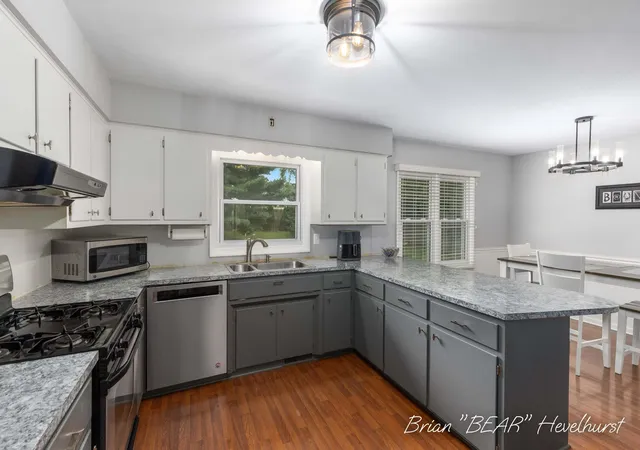 Photo 4 of Single family home for sale at 7984 Ronson Ave, Jenison, MI 49428 | MLS# 65026048153 | Listing updated on 2026-09-13