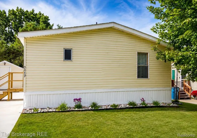 Photo 3 of Single family home for sale at 9449 W Bart, Davisburg, MI 48350 | MLS# 20261073015 | Listing updated on 2026-09-14