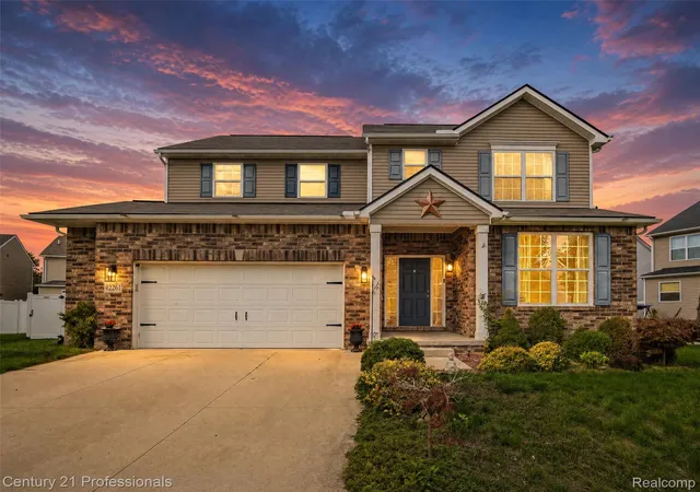 Photo 2 of Single family home for sale at 42261 Mandalay Ct, Sterling Heights, MI 48313 | MLS# 20261073014 | Listing updated on 2026-10-20