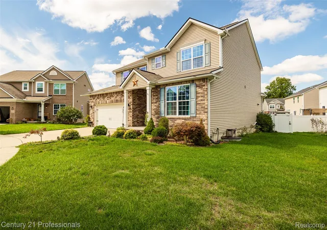 Photo 3 of Single family home for sale at 42261 Mandalay Ct, Sterling Heights, MI 48313 | MLS# 20261073014 | Listing updated on 2026-10-20