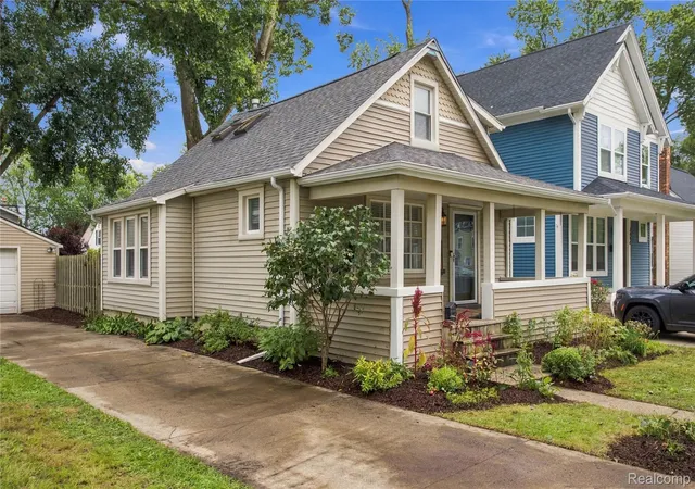 Photo 1 of Single family home for sale at 2696 Wakefield Rd, Berkley, MI 48072 | MLS# 20261073019 | Listing updated on 2026-10-20