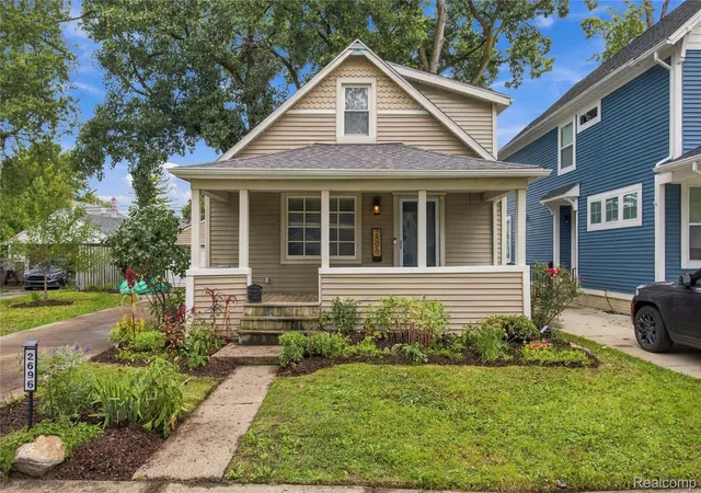 Photo 3 of Single family home for sale at 2696 Wakefield Rd, Berkley, MI 48072 | MLS# 20261073019 | Listing updated on 2026-10-20