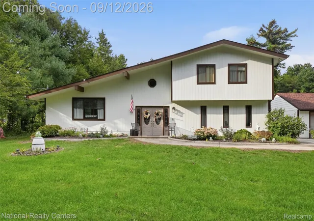 Photo 2 of Single family home for sale at 2631 Garden Rd, Milford, MI 48381 | MLS# 20261073025 | Listing updated on 2026-09-13