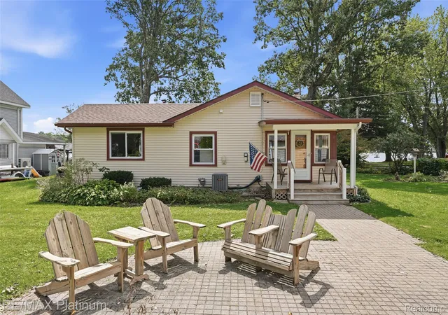 Photo 1 of Single family home for sale at 1186 Chemung Dr, Howell, MI 48843 | MLS# 20261073027 | Listing updated on 2026-09-12