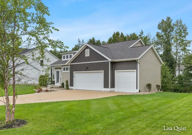 Photo 2 of Single family home for sale at 3144 Timberpine Ct, Holland, MI 49424 | MLS# 65026048167 | Listing updated on 2026-09-17