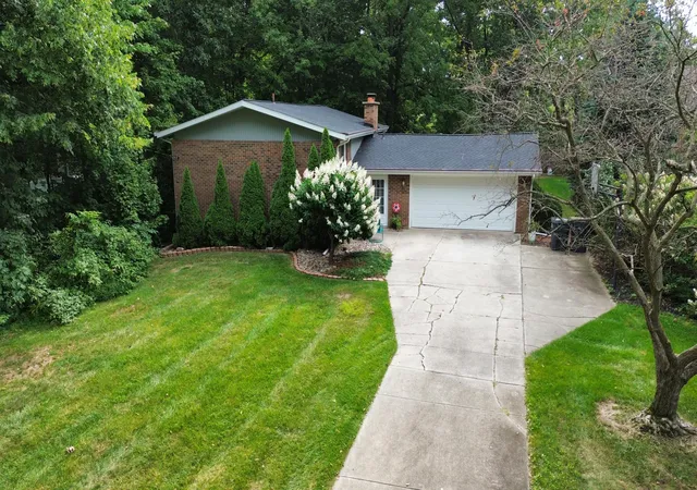Photo 3 of Single family home for sale at 4625 Terra Ln, Saint Joseph, MI 49085 | MLS# 69026048176 | Listing updated on 2026-09-24