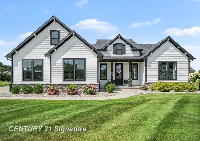 Photo 1 of Single family home for sale at 8937 N Meadows Ct, Tittabawassee Township Saginaw, MI 48623 | MLS# 61050221388 | Listing updated on 2026-10-22
