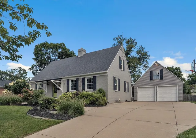 Photo 1 of Single family home for sale at 346 Ne Bel Air Dr, Grand Rapids, MI 49503 | MLS# 58050221392 | Listing updated on 2026-09-10