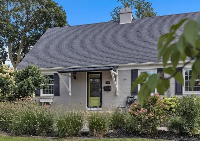Photo 2 of Single family home for sale at 346 NE Bel Air Dr, Grand Rapids, MI 49503 | MLS# 58050221392 | Listing updated on 2026-09-10