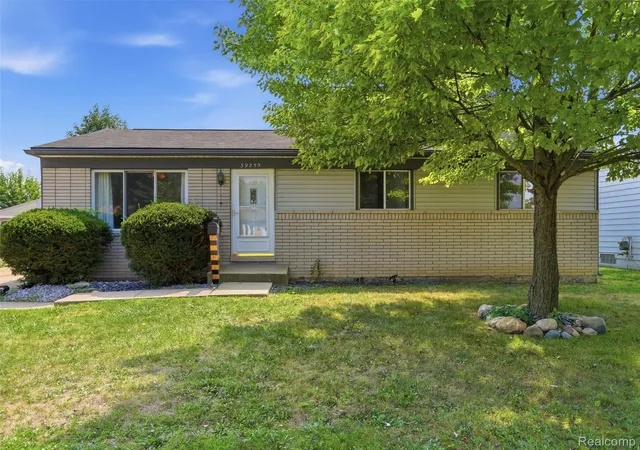 Photo 1 of Single family home for sale at 39255 Avondale St, Westland, MI 48186 | MLS# 20261073057 | Listing updated on 2026-09-12