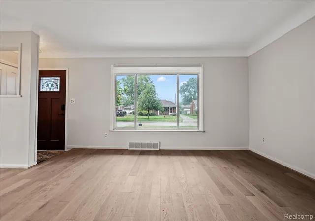 Photo 2 of Single family home for sale at 28935 Minton St, Livonia, MI 48150 | MLS# 20261073066 | Listing updated on 2026-09-13