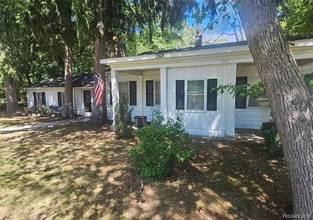 Photo 2 of Single family home for sale at 23820 Lee Baker Dr, Southfield, MI 48075 | MLS# 20261073070 | Listing updated on 2026-09-11