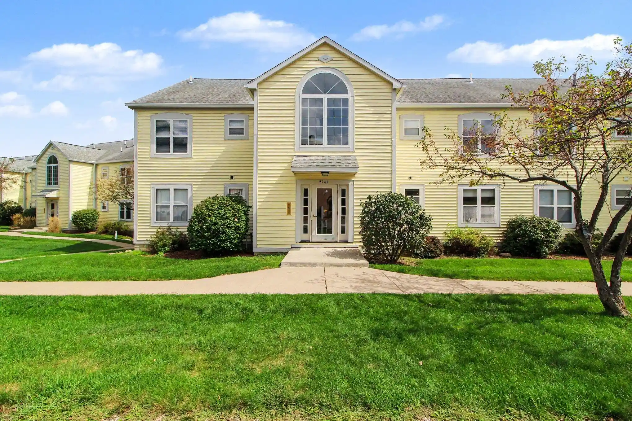 Listing Photo 1 - Condo for sale in 2241 S Huron Pkwy located at 2241 S Huron Pkwy, Ann Arbor, MI 48104 - Unit 2241 S Huron Pkwy