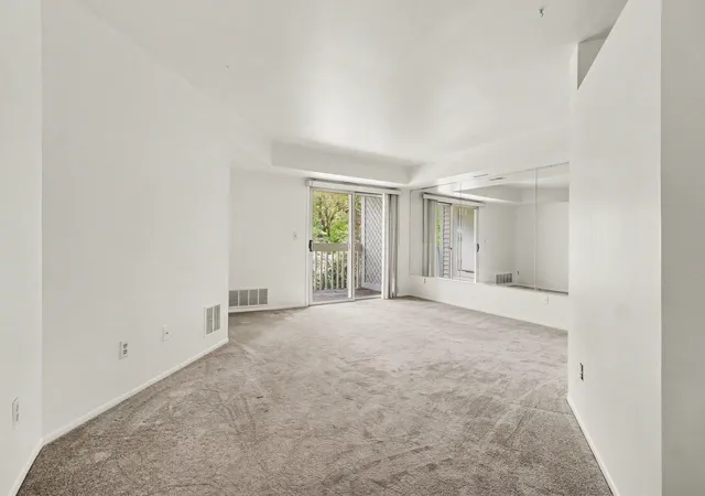 Photo 4 of Condo for sale at 2241 S Huron Pkwy #1, Ann Arbor, MI 48104 | MLS# 81026048195 | Listing updated on 2026-10-08