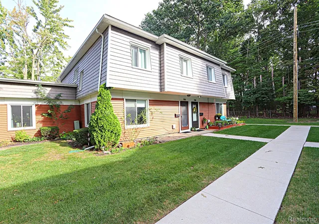 Photo 4 of Condo for sale at 38173 Greenwood St, Westland, MI 48185 | MLS# 20261073077 | Listing updated on 2026-09-16