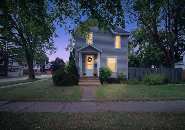 Photo 2 of Single family home for sale at 501 Woodworth Ave, Alma, MI 48801 | MLS# 79080073400 | Listing updated on 2026-10-01