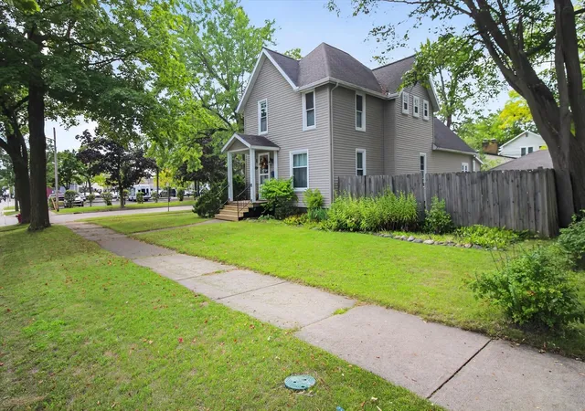 Photo 4 of Single family home for sale at 501 Woodworth Ave, Alma, MI 48801 | MLS# 79080073400 | Listing updated on 2026-10-01