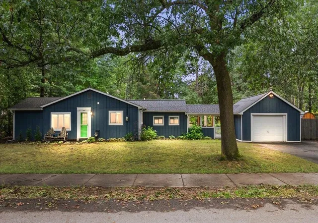 Photo 1 of Single family home for sale at 740 Fern St, Traverse City, MI 49686 | MLS# 78080073401 | Listing updated on 2026-09-11