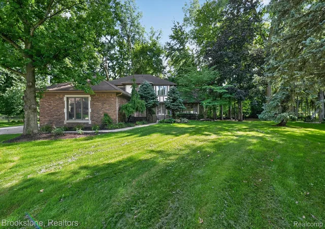 Photo 1 of Single family home for sale at 11390 Silverlake Ct, Shelby Township, MI 48317 | MLS# 20261073086 | Listing updated on 2026-09-11