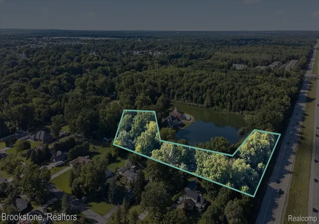 Photo 3 of Single family home for sale at 11390 Silverlake Ct, Shelby Township, MI 48317 | MLS# 20261073086 | Listing updated on 2026-09-11